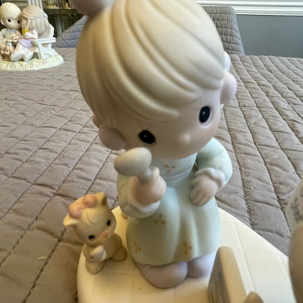 Precious Moments collectible figurine - Picture 6 of 7